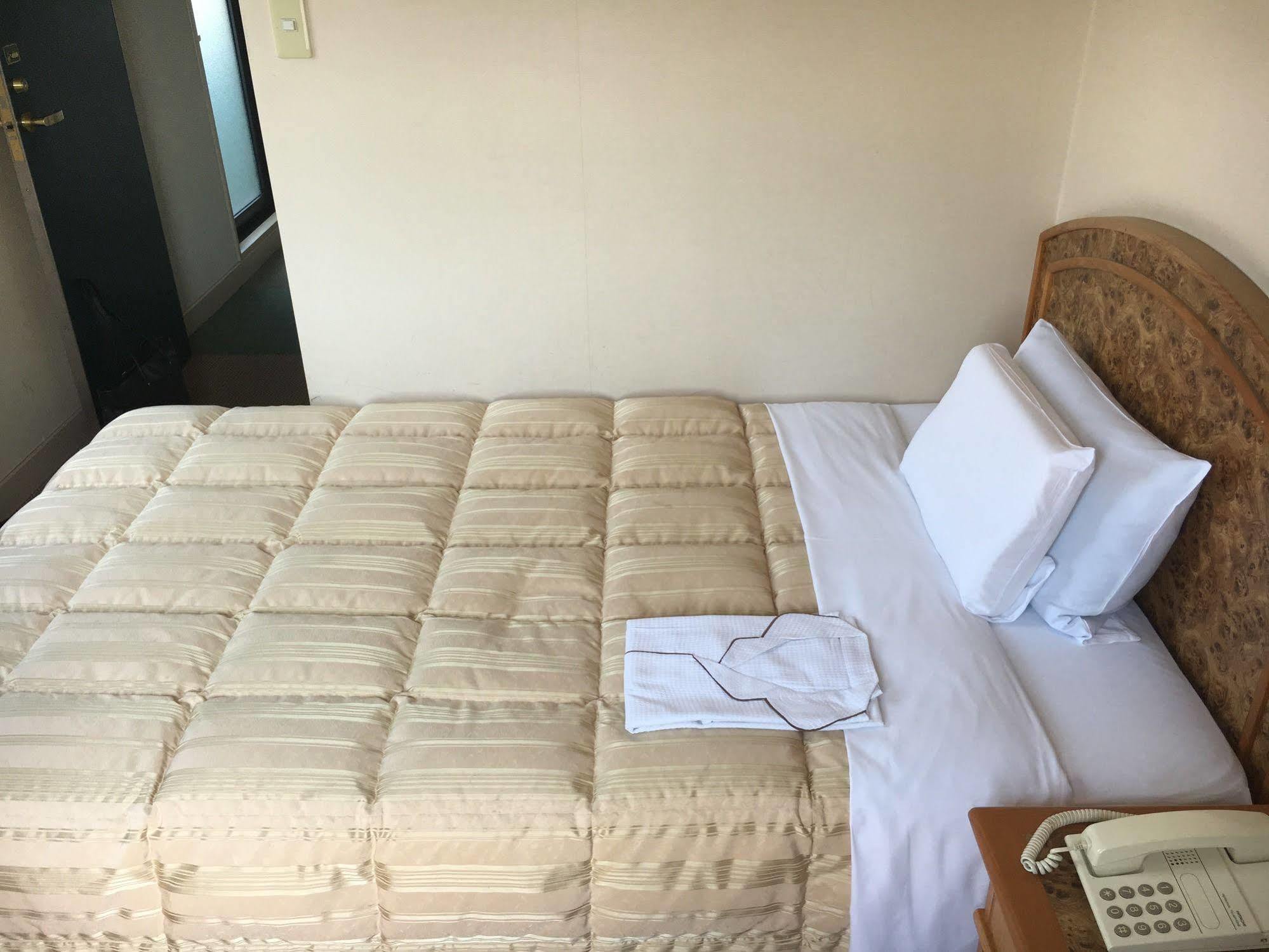 Fukuyama Rose Garden Hotel Eksteriør bilde